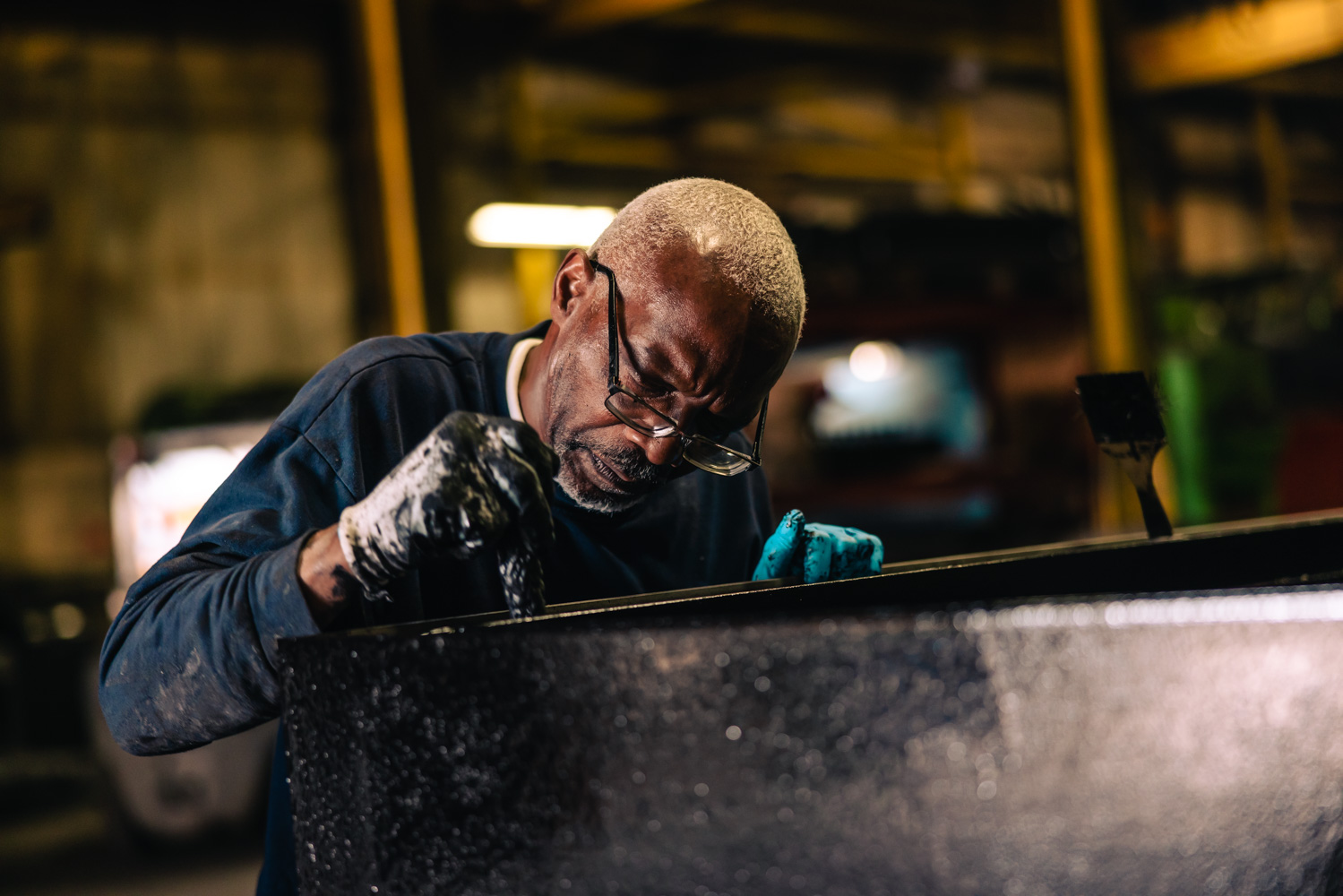 KABAR - Web Shoot - 3-23 - Manufacturing-19