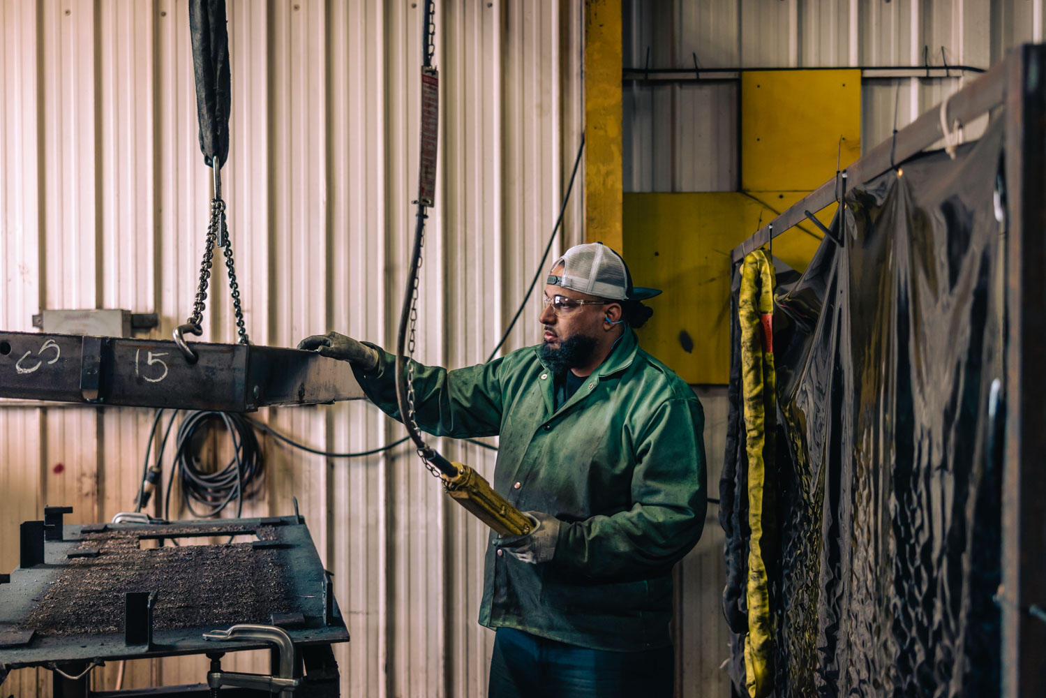 KABAR - Web Shoot - 3-23 - Manufacturing-5